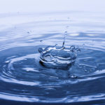 Почему чистая вода нейтральная ?