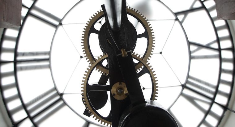 Первые механические часы в мире