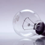 Когда Томас Эдисон изобрел лампочку?